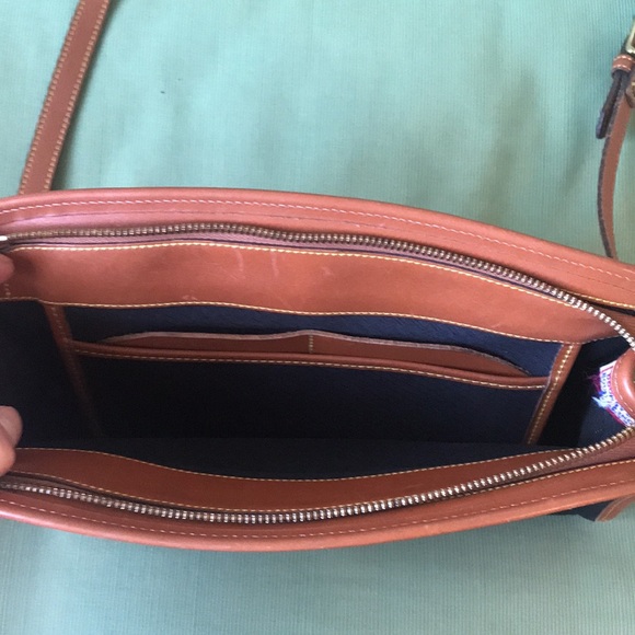 Dooney & Bourke Leather Purse; Made in the USA 🇺🇸 - Picture 4 of 7